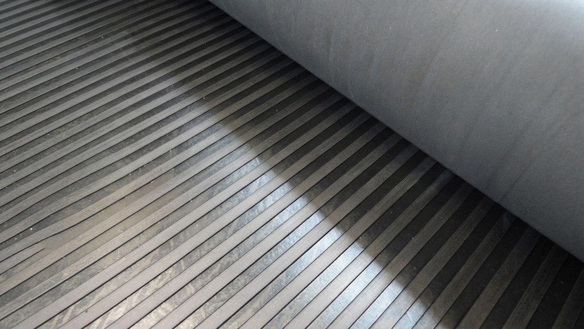 Anti-skid rubber rolls